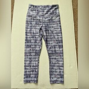 Athleta Elation Printed Capri Size Small Purple